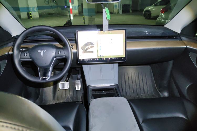 Used Tesla Model Y 2022 Rear-Wheel-Drive Version Center Console