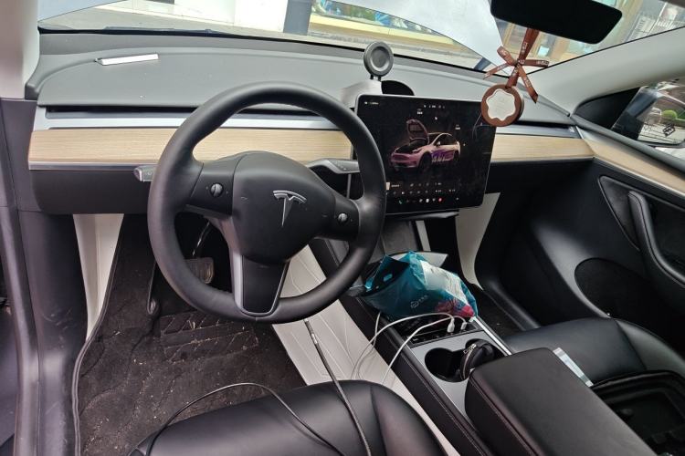 Used Tesla Model Y 2022 Revised Version Rear-Wheel Drive Center Console