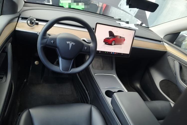 Used Tesla Model Y 2022 Rear-Wheel-Drive Version Center Console