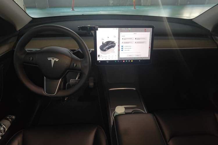 Used Tesla Model Y 2022 Rear-Wheel-Drive Version Center Console