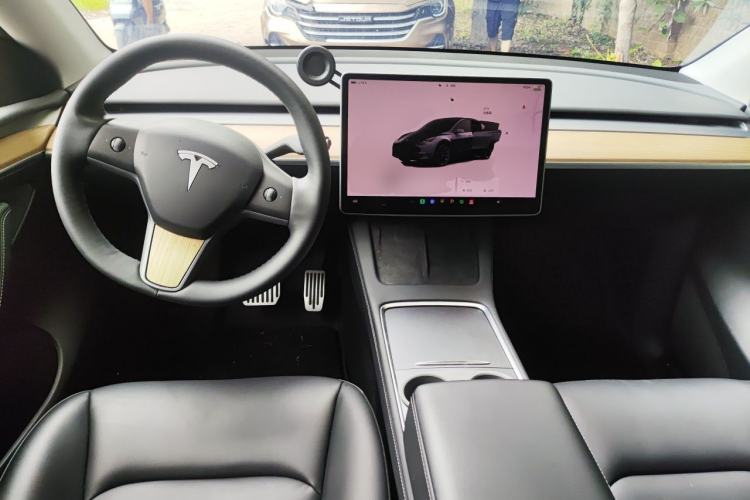 Used Tesla Model Y 2022 Rear-Wheel-Drive Version Center Console