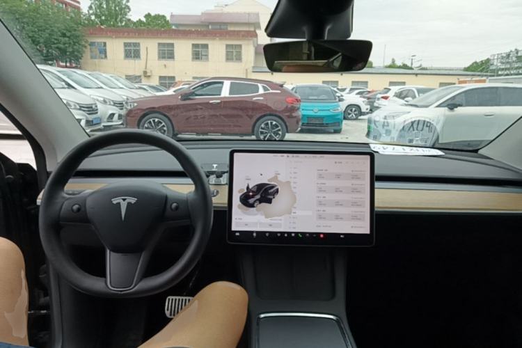 Used Tesla Model Y 2022 Rear-Wheel-Drive Version Center Console