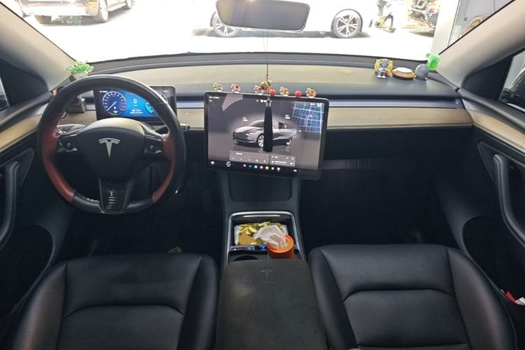 Used Tesla Model Y 2022 Rear-Wheel-Drive Version Center Console
