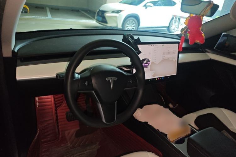 Used Tesla Model Y 2022 Revised Version Long-Range All-Wheel Drive Center Console