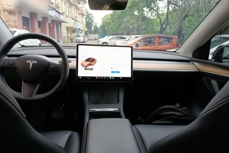 Used Tesla Model Y 2022 Rear-Wheel-Drive Version Center Console