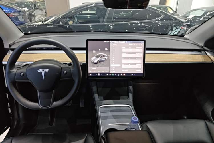Used Tesla Model Y 2022 Revised Version Rear-Wheel Drive Center Console