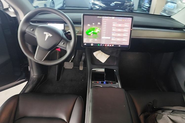 Used Tesla Model Y 2022 Rear-Wheel-Drive Version Center Console