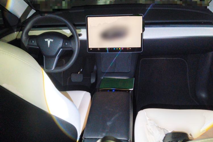 Used Tesla Model Y 2022 Revised Version Rear-Wheel Drive Center Console