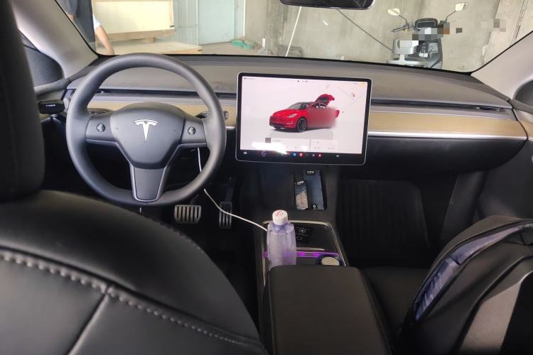 Used Tesla Model Y 2022 Performance High-Performance All-Wheel-Drive Version Center Console