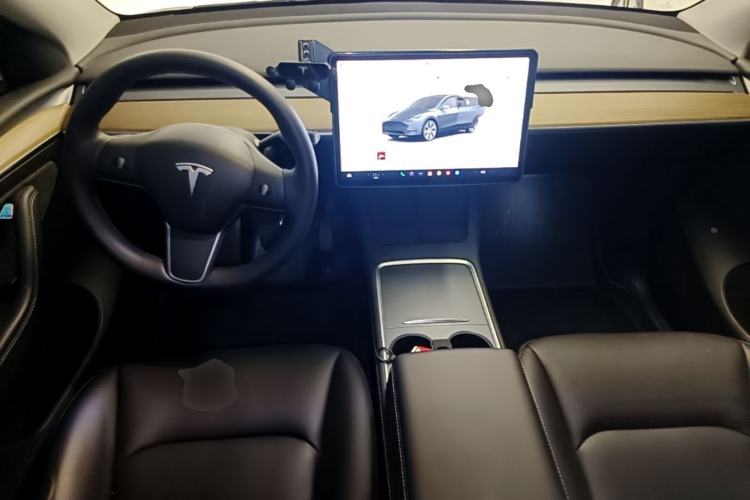 Used Tesla Model Y 2022 Rear-Wheel-Drive Version Center Console