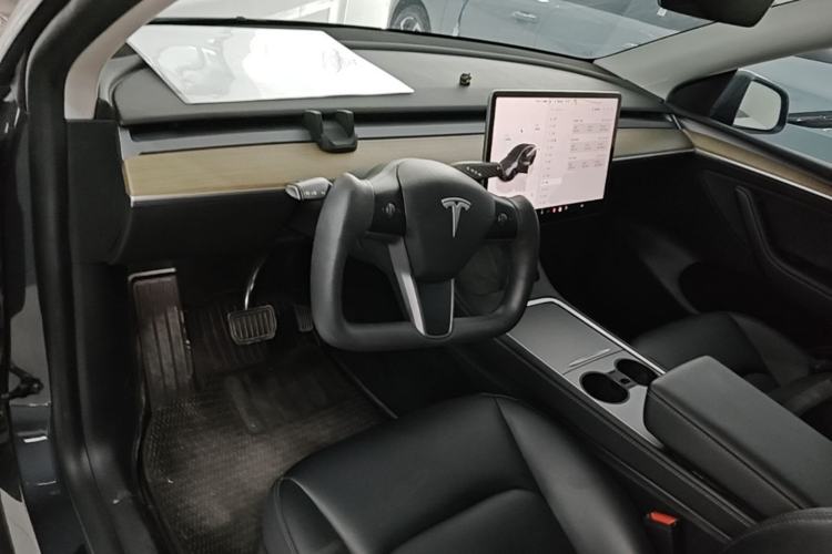 Used Tesla Model Y 2022 Revised Version Rear-Wheel Drive Center Console