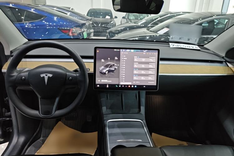 Used Tesla Model Y 2022 Revised Version Rear-Wheel Drive Center Console