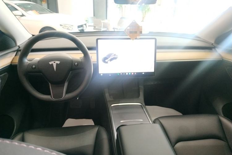 Used Tesla Model Y 2022 Rear-Wheel-Drive Version Center Console