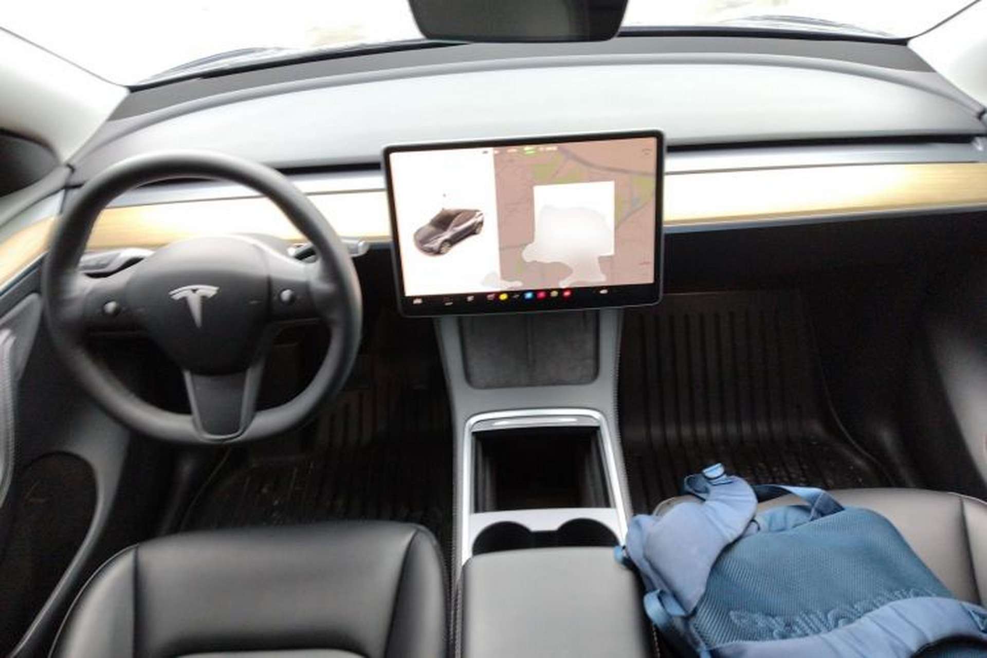 Used Tesla Model Y 2022 Rear-Wheel-Drive Version Center Console