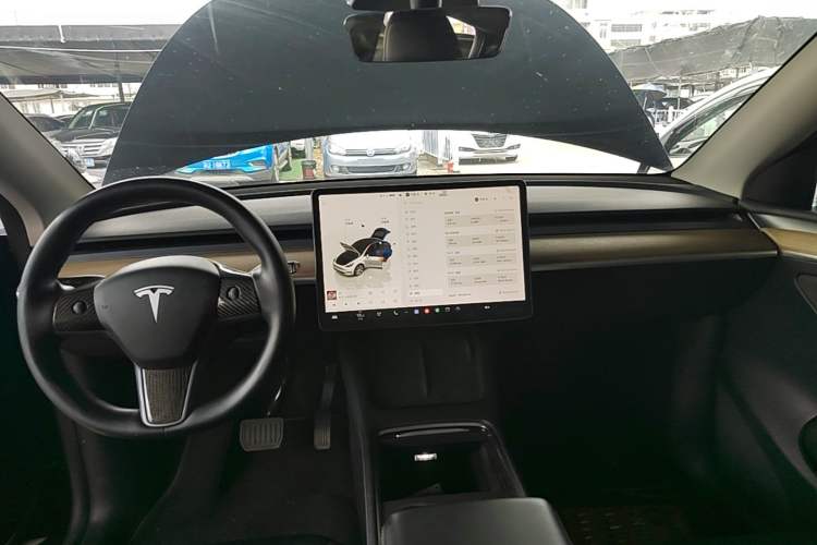 Used Tesla Model Y 2022 Rear-Wheel-Drive Version Center Console