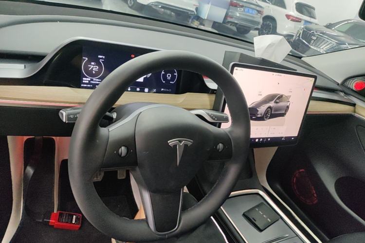 Used Tesla Model Y 2022 Revised Version Long-Range All-Wheel Drive Center Console