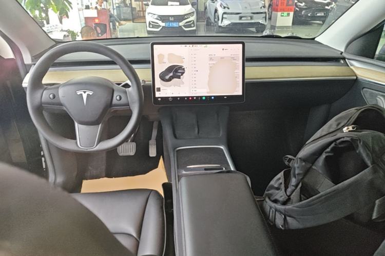 Used Tesla Model Y 2022 Revised Version Rear-Wheel Drive Center Console