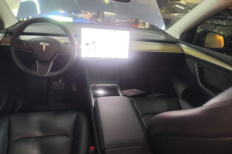Used Tesla Model Y 2022 Revised Version Rear-Wheel Drive Center Console