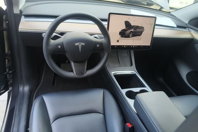 Used Tesla Model Y 2022 Rear-Wheel-Drive Version Center Console
