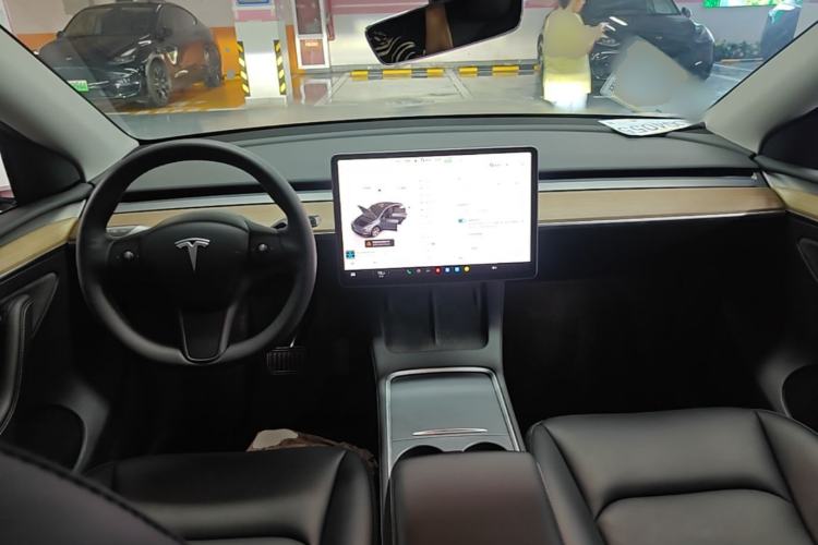 Used Tesla Model Y 2022 Revised Version Rear-Wheel Drive Center Console