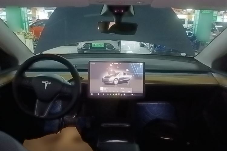 Used Tesla Model Y 2022 Long-Range All-Wheel-Drive Version Center Console