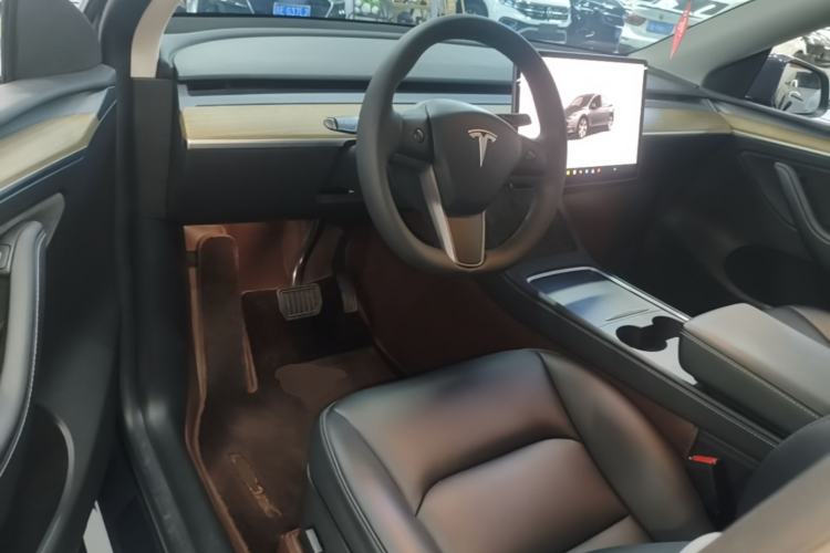 Used Tesla Model Y 2022 Revised Version Rear-Wheel Drive Center Console
