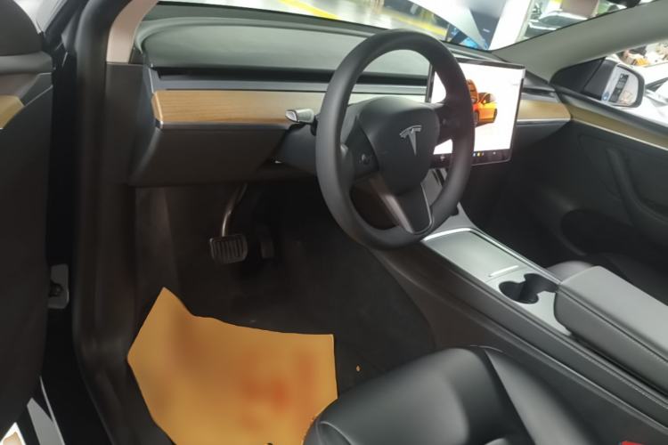 Used Tesla Model Y 2022 Revised Version Rear-Wheel Drive Center Console