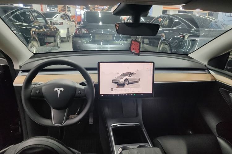 Used Tesla Model Y 2022 Rear-Wheel-Drive Version Center Console