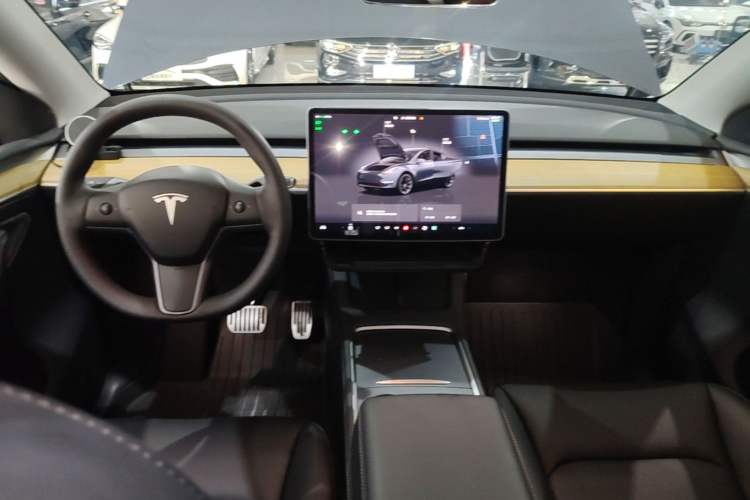 Used Tesla Model Y 2022 Revised Version Long-Range All-Wheel Drive Center Console