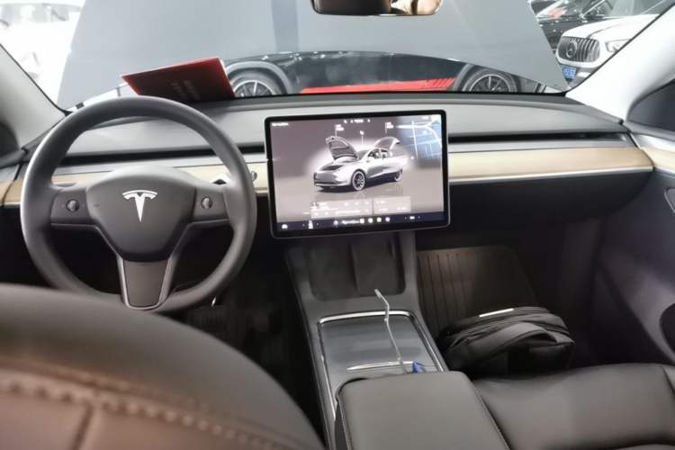 Used Tesla Model Y 2022 Rear-Wheel-Drive Version Center Console