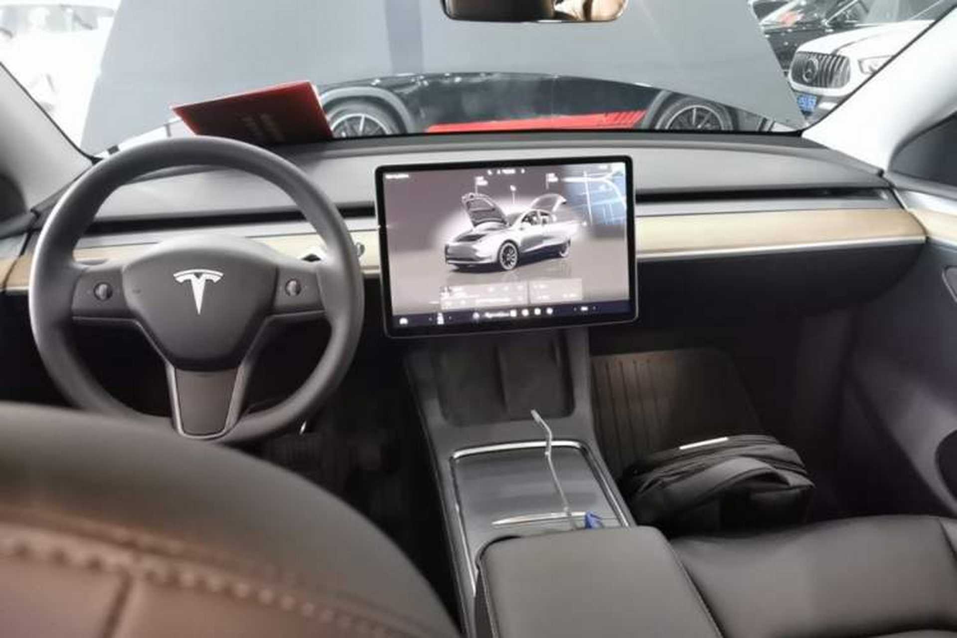 Used Tesla Model Y 2022 Rear-Wheel-Drive Version Center Console