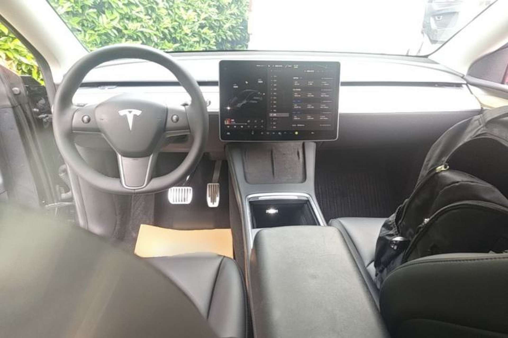 Used Tesla Model Y 2022 Rear-Wheel-Drive Version Center Console