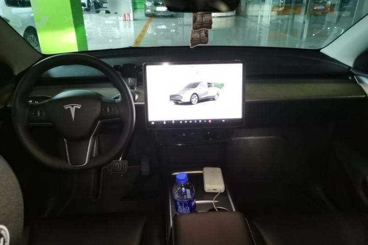 Used Tesla Model Y 2022 Revised Version Long-Range All-Wheel Drive Center Console