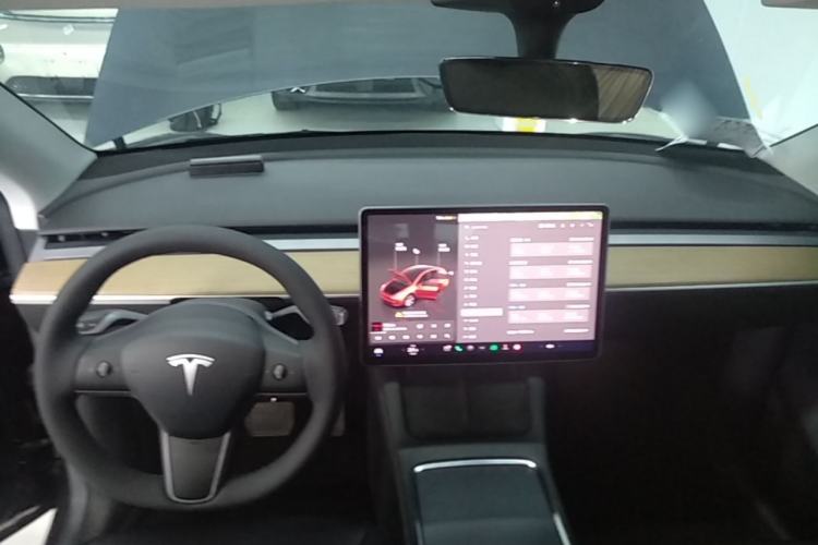 Used Tesla Model Y 2022 Rear-Wheel-Drive Version Center Console