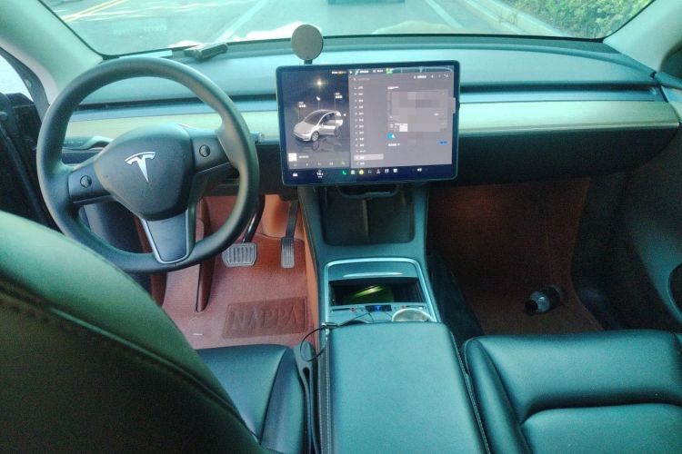 Used Tesla Model Y 2022 Revised Version Long-Range All-Wheel Drive Center Console