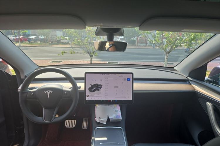 Used Tesla Model Y 2022 Performance High-Performance All-Wheel-Drive Version Center Console