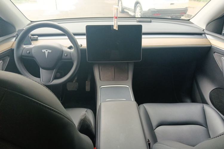 Used Tesla Model Y 2022 Revised Version Rear-Wheel Drive Center Console