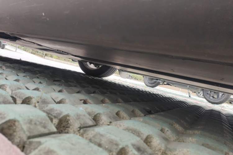 Used Tesla Model Y 2022 Revised Version Rear-Wheel Drive Chassis Front Left