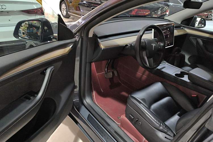 Used Tesla Model Y 2022 Rear-Wheel-Drive Version Driver Seat