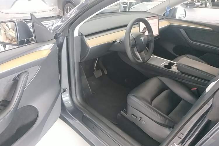 Used Tesla Model Y 2022 Revised Version Rear-Wheel Drive Driver Seat
