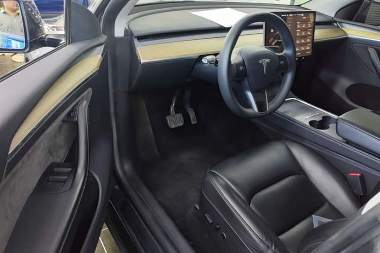 Used Tesla Model Y 2022 Rear-Wheel-Drive Version Driver Seat