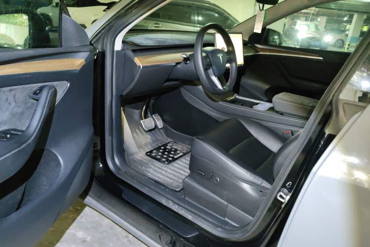 Used Tesla Model Y 2022 Rear-Wheel-Drive Version Driver Seat