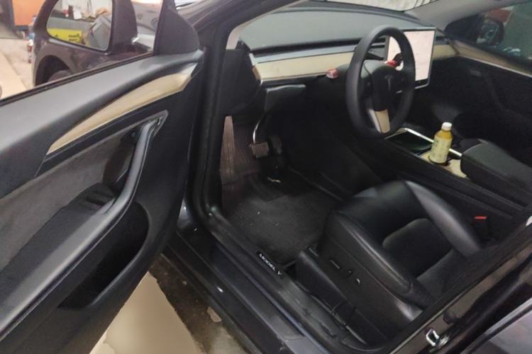 Used Tesla Model Y 2022 Rear-Wheel-Drive Version Driver Seat