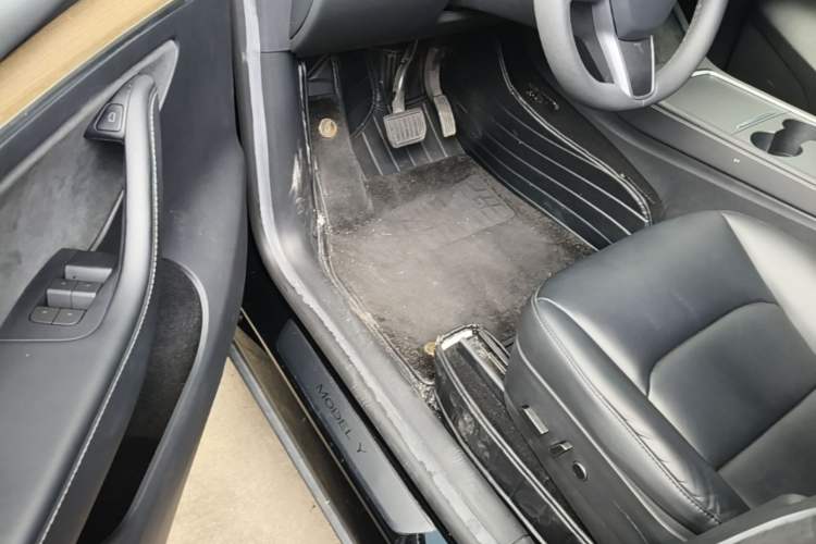 Used Tesla Model Y 2022 Rear-Wheel-Drive Version Driver Seat