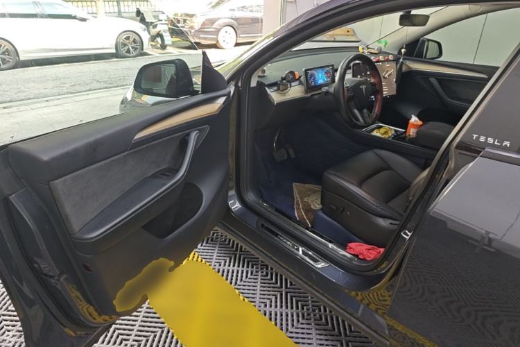 Used Tesla Model Y 2022 Rear-Wheel-Drive Version Driver Seat