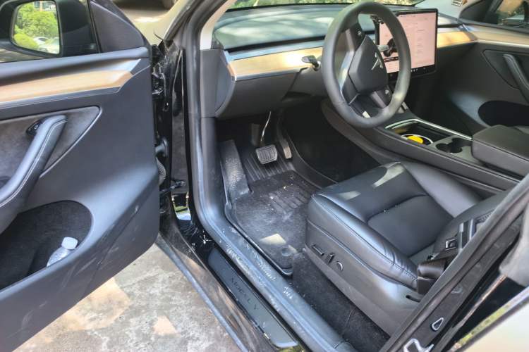 Used Tesla Model Y 2022 Rear-Wheel-Drive Version Driver Seat