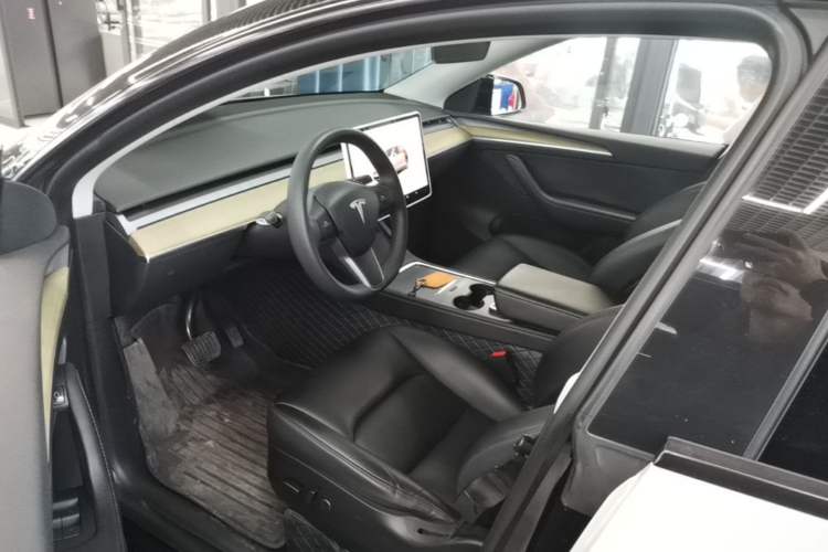 Used Tesla Model Y 2022 Revised Version Rear-Wheel Drive Driver Seat