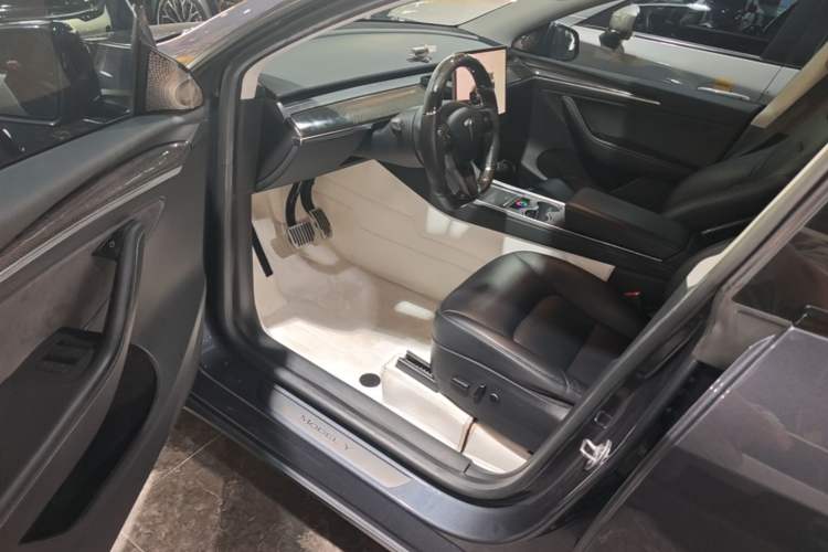 Used Tesla Model Y 2022 Revised Version Rear-Wheel Drive Driver Seat