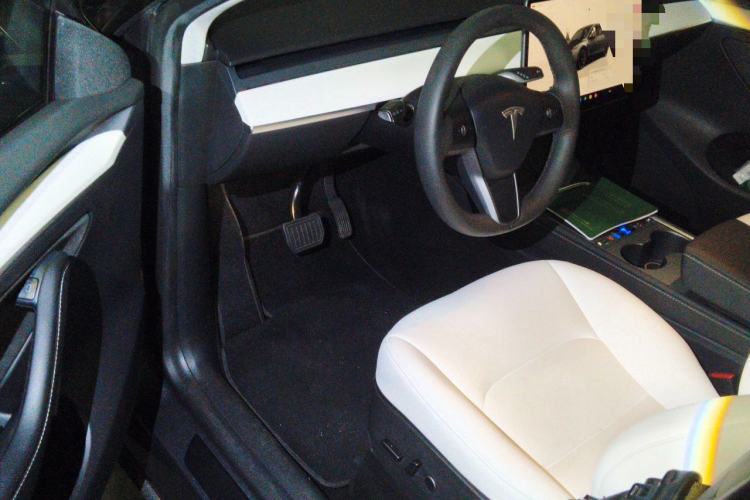 Used Tesla Model Y 2022 Revised Version Rear-Wheel Drive Driver Seat