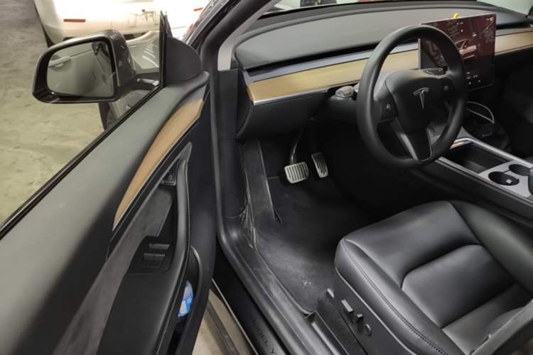 Used Tesla Model Y 2022 Rear-Wheel-Drive Version Driver Seat